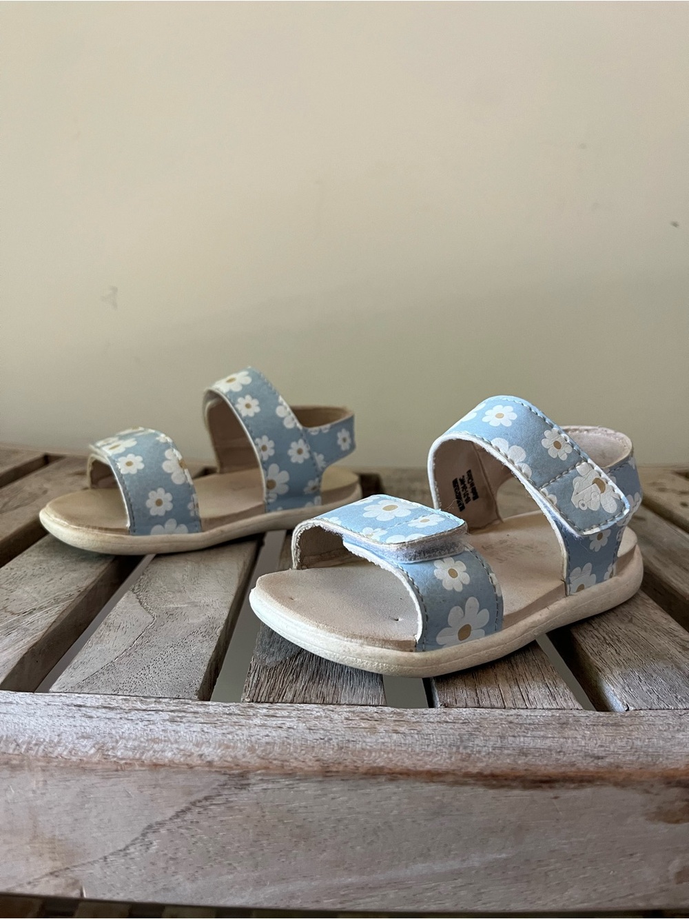 See Kai Run Toddler Daisy Print Sandals Size 7 Blue Floral Velcro Summer Shoes